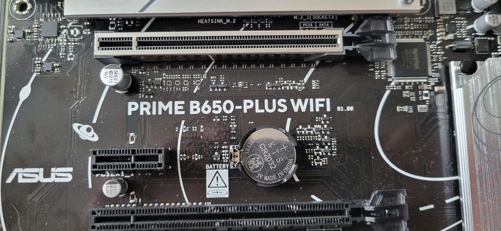 Материнська плата Asus PRIME B650-Plus (sAM5, AMD B650, PCI-Ex16)