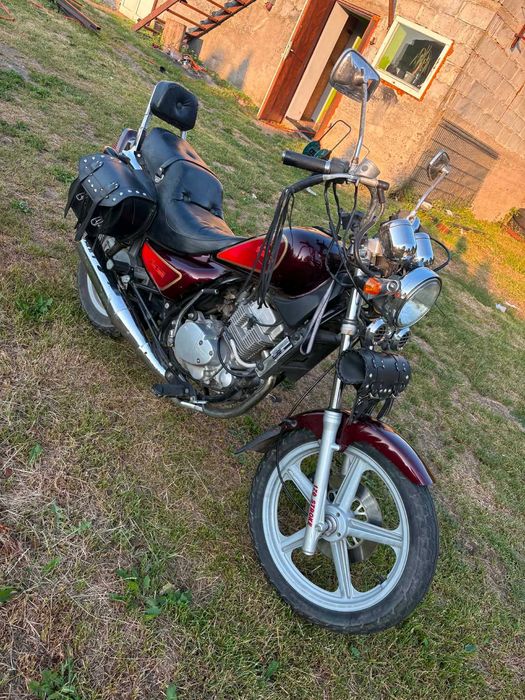 Motocykl Hyosung ga125