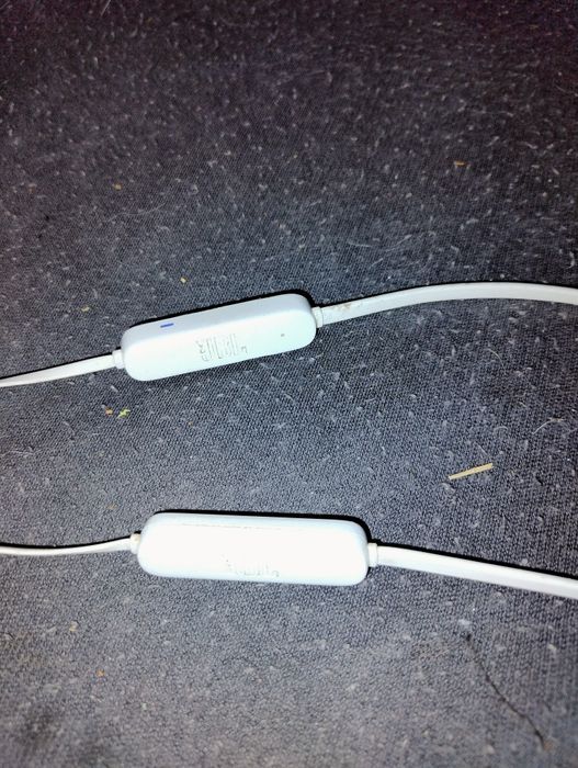 JBL Słuchawki bezprzewodowe BLUETOOTH JBL T115BT dokanałowe