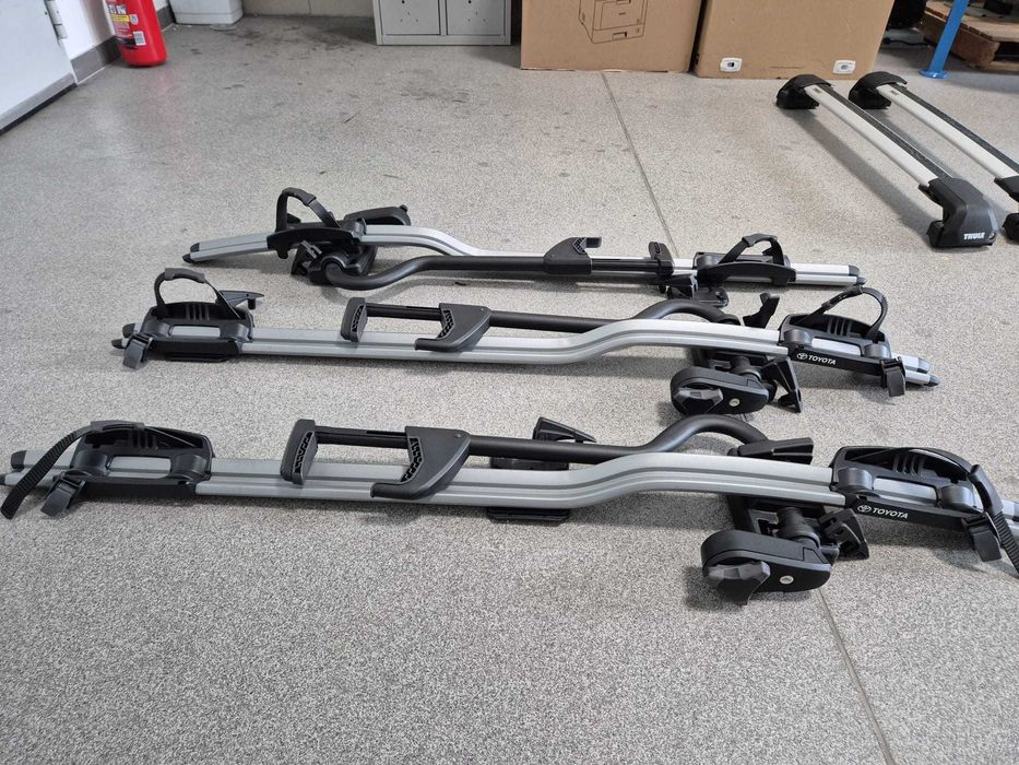 Thule ProRide 598 – uchwyt rowerowy dachowy – 3 sztuki