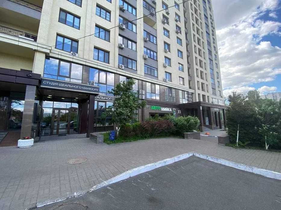 Фасадне приміщення 241 м кв у ЖК “Венеція”. Формат під ресторацію, пекарню або кафе - View 3