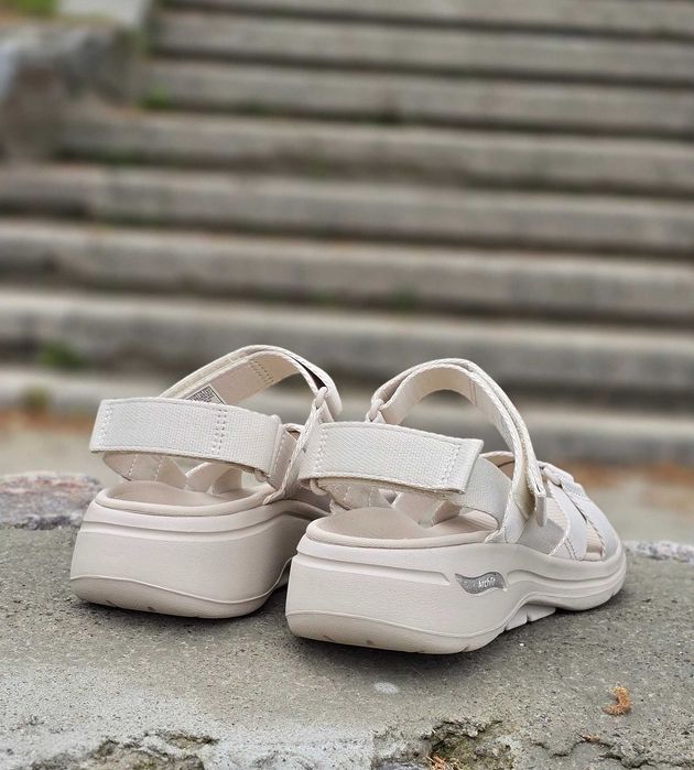 Жіночі сандалі Skechers GO Walk Arch Fit оригінал.
