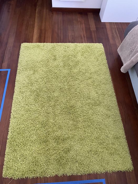 carpete verde e outra preta como nova com 1.20 por um 1.40