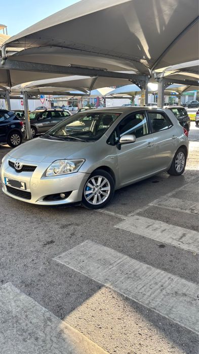 Toyota aures