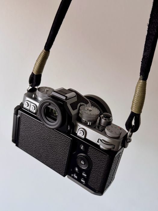 NIKON ZF Silver + 40mm f/2 (SE) ( Novo Modelo )