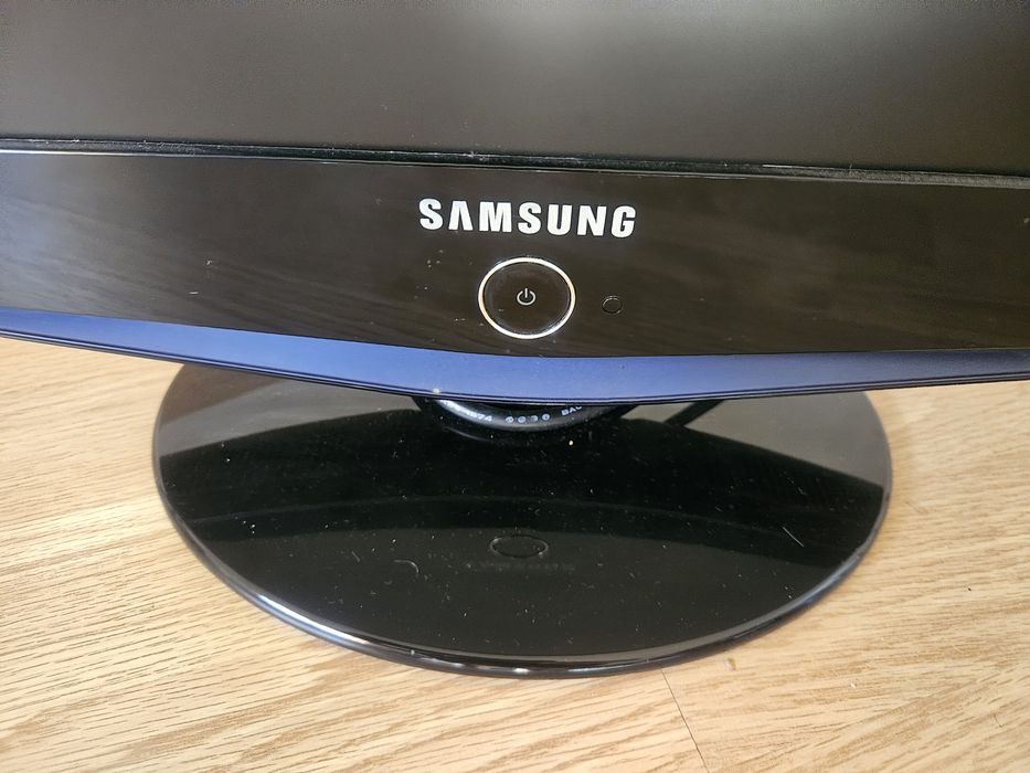 19" Samsung TV / Monitor64586197846530122