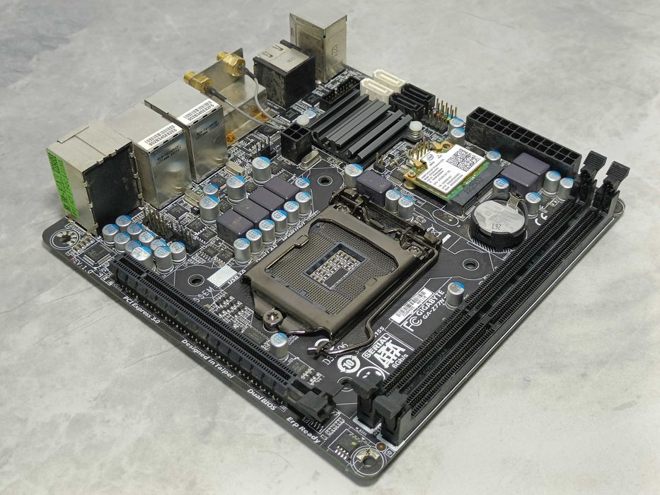 Материнська плата Gigabyte GA-Z77N-WiFi - MiniITX - LGA1155 з WiFi!