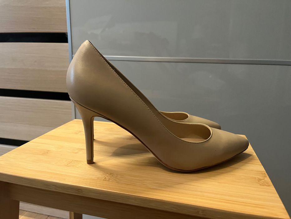 Aldo NOWE buty na obcasie bezowe r. 38.5
