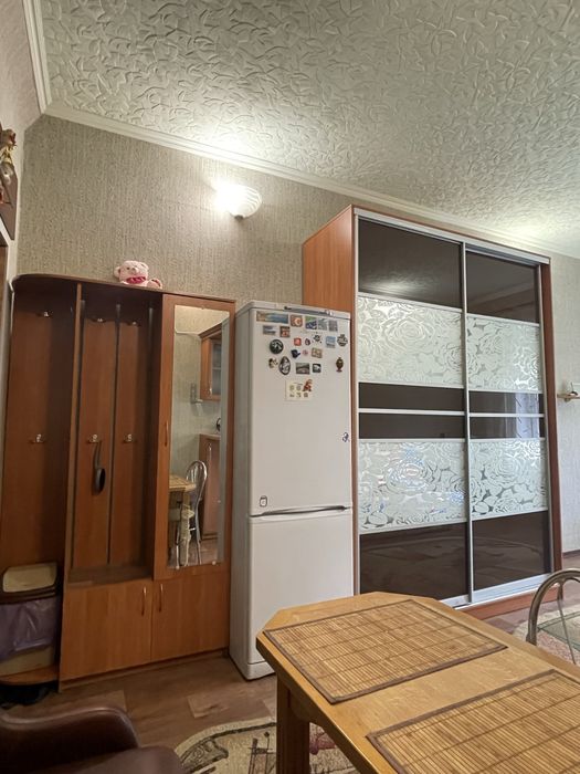 Кімната в гуртожитку з власним санвузлом