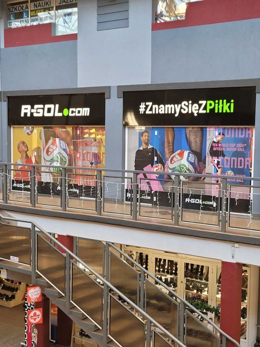 CH Manhattan: lokal użytkowy, ok 60 m2 na antresoli - od połowy 01.26