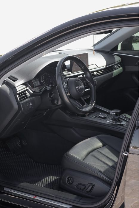 Audi A4 2018 VIN WAUKMAF47JN013150 фото оголошення 11 з 17