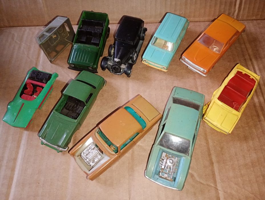 Запчасти к пластмассовым машинкам