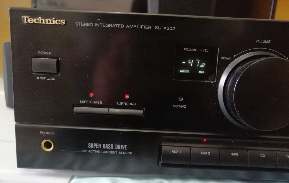 Amplificador Technics SU-X302, com módulo bluetooth interno