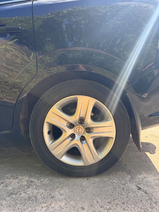 Продається автомобіль Опель ZAFIRA B