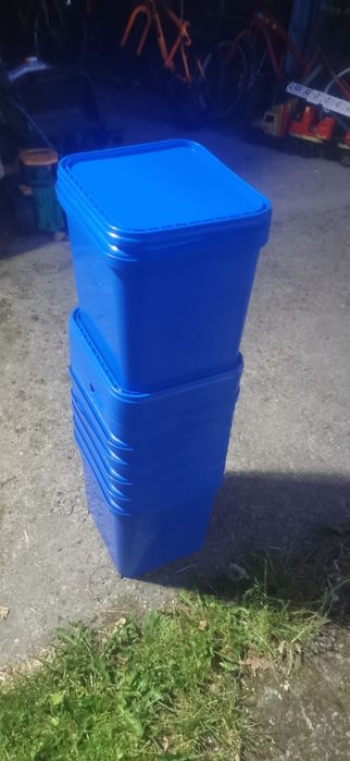 Wiaderka 14 litrów używane
