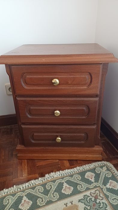 Cama 190x100 completa  mesa cabeceira