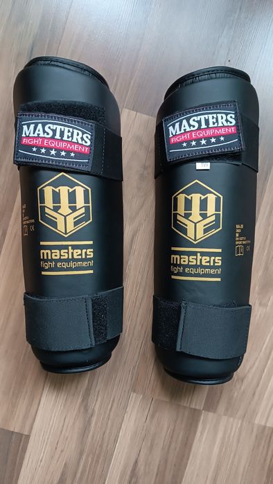 Ochraniacze na piszczele na treningi jak nowe