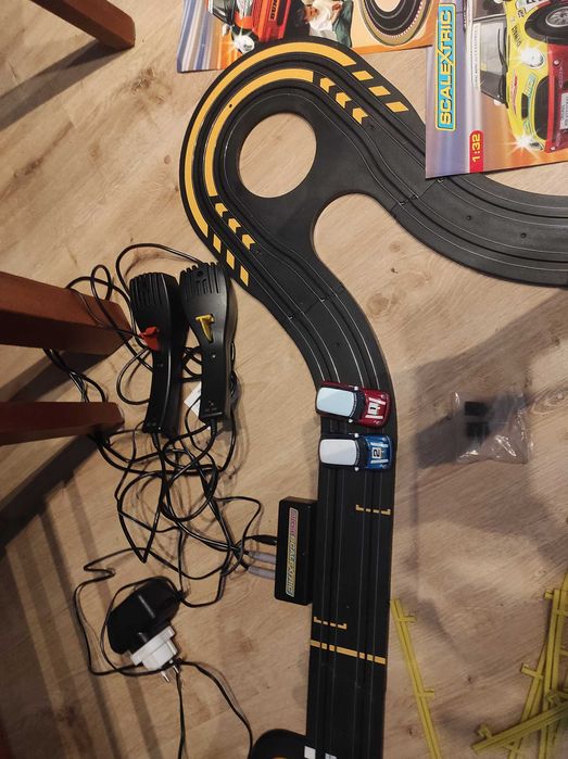 Tor wyścigowy samochodowy Micro Scalextric MINI COOPER S 1:64, 428 cm!