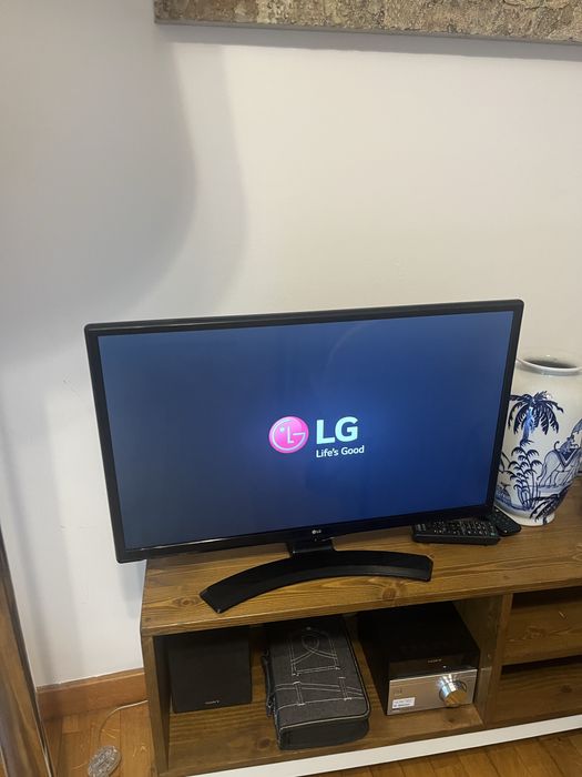 TV LG Smart TV 28”