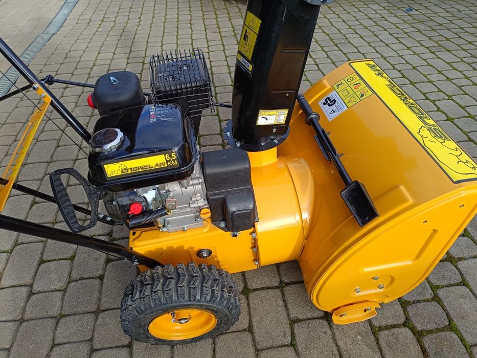 Odśnieżarka mocna snowclaw 6.5KM z łatwością poradzi sobie z dużym śni