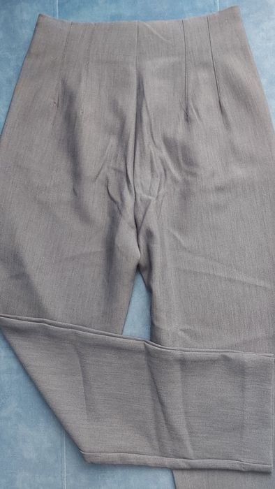 Spodnie Stradivarius r 34