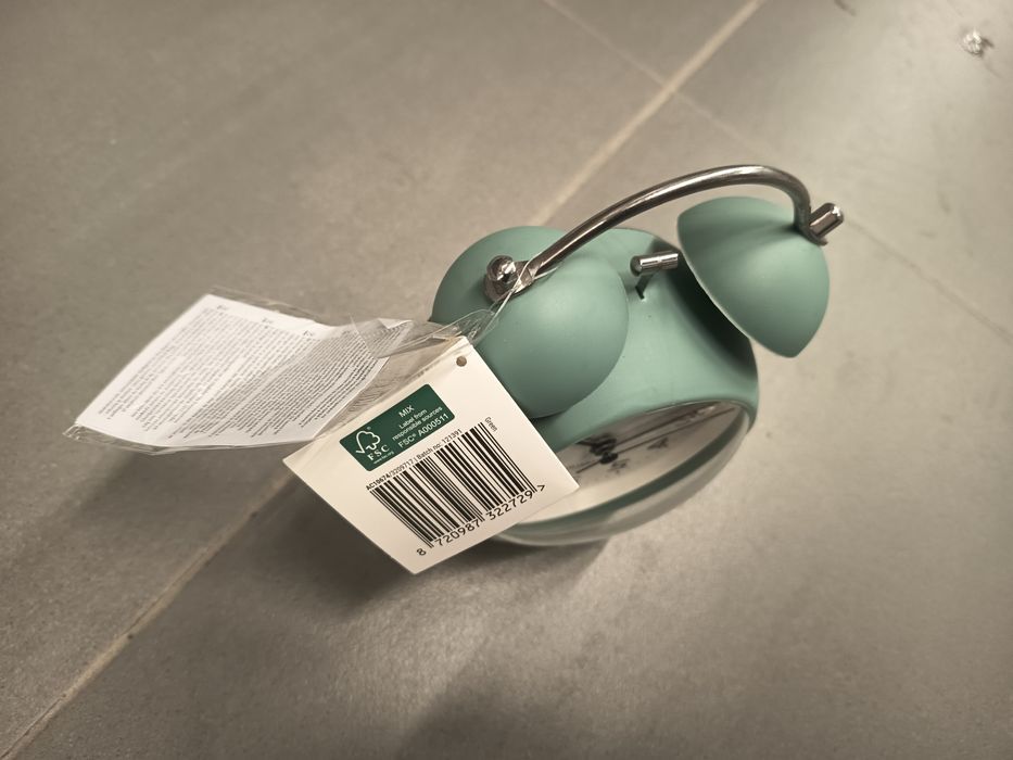 Nowy zielony budzik z diodami LED