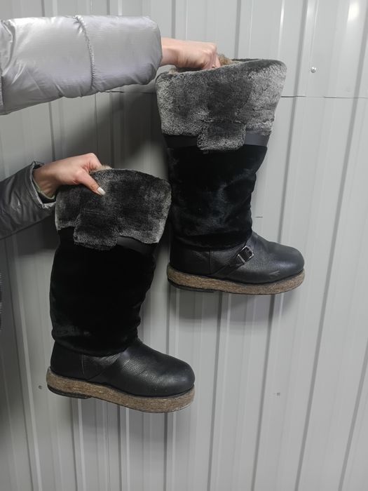 Унти . Декілька разів одягали