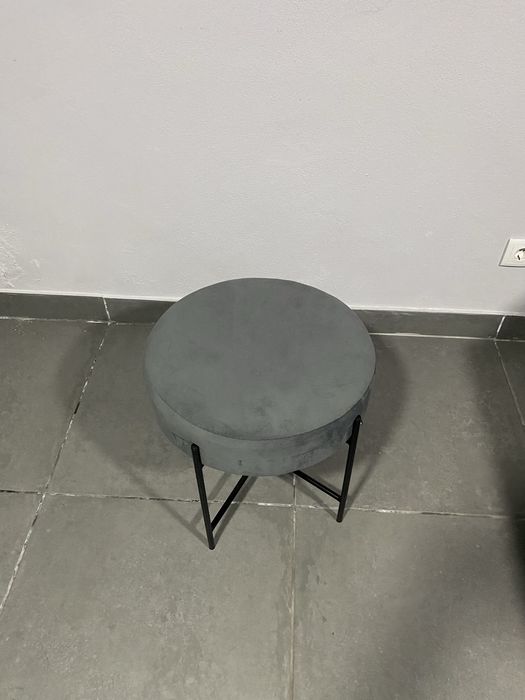 Banco de apoio de sala