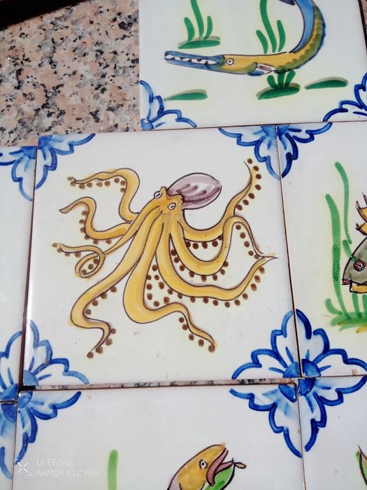 Azulejos viúva de Lamego 14x14 em excelente estado tenho mais de 100 peças