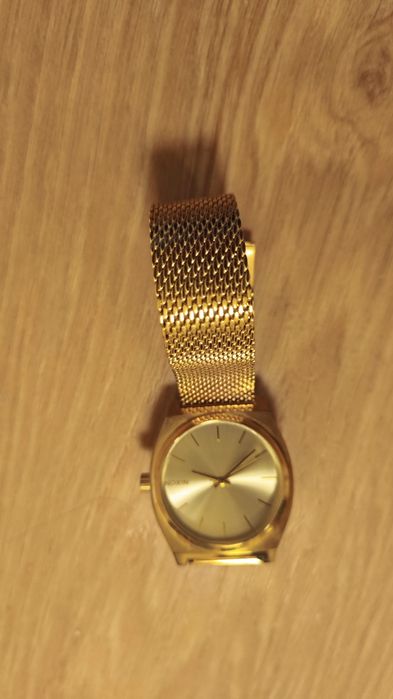 Relógio Nixon Dourado Original – Bracelete Metálica