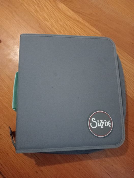 Capa Sizzix para armazenar cortantes