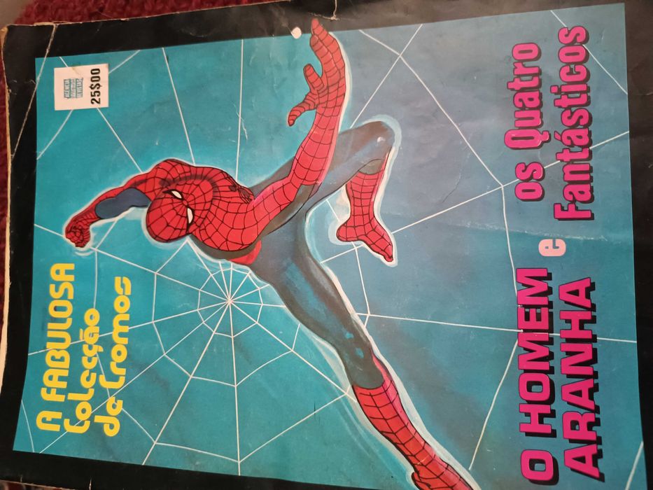 Vendo revista antiga com cromos