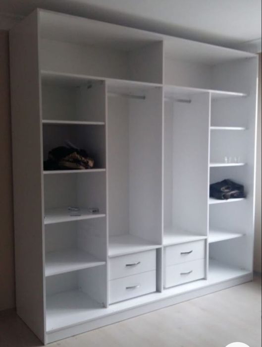 Roupeiros e Cozinhas sob medida. Aproveite e contacte-nos!