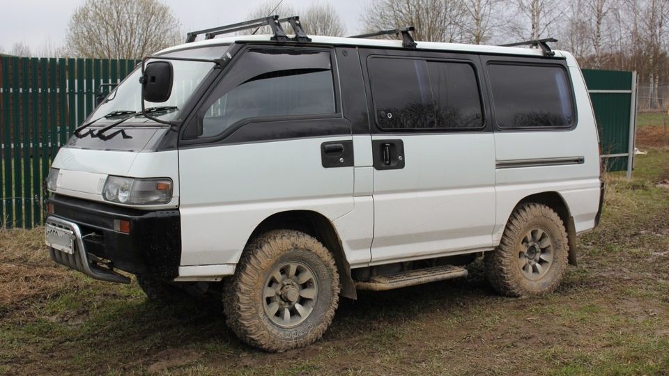 Бризговики Митсубиси Лансер 9 Х Галант Каризма L300 L400 Колт Грандис