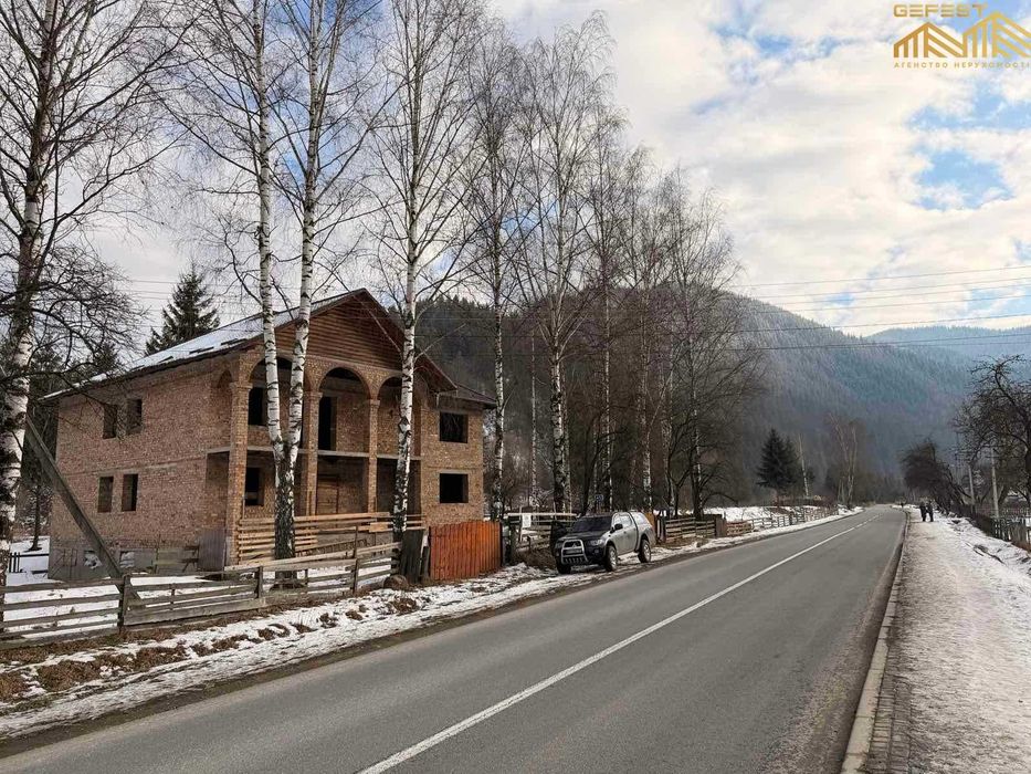 Село Криворівня. Верховинський район. Карпати. Нерухомість. Будинок.