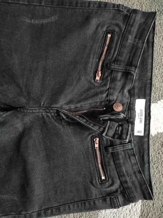Czarne spodnie jeansowe Diverse 36