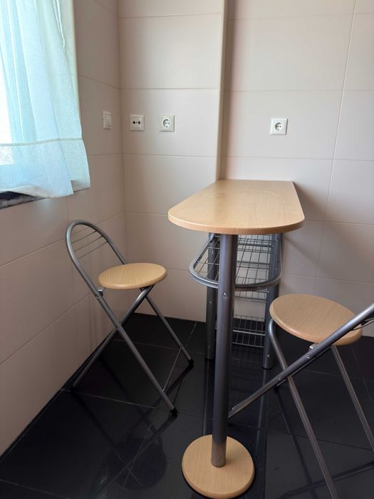 Conjunto de mesa de cozinha com 2 cadeiras dobráveis
