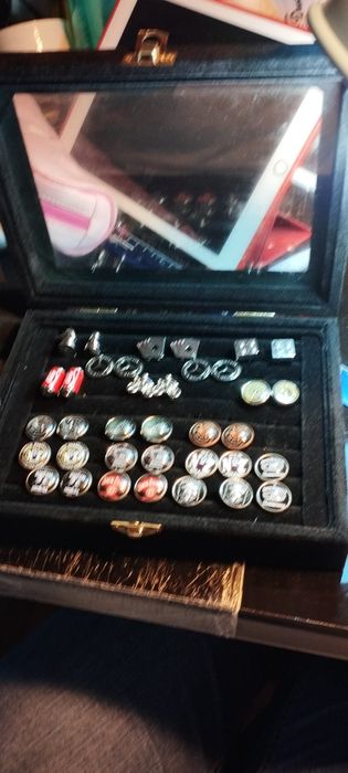 Botões de punho.64730296362753120