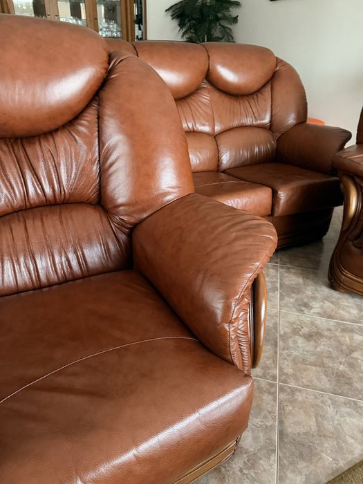 Sofá e Poltronas em Pele -> 3 + 1 +1