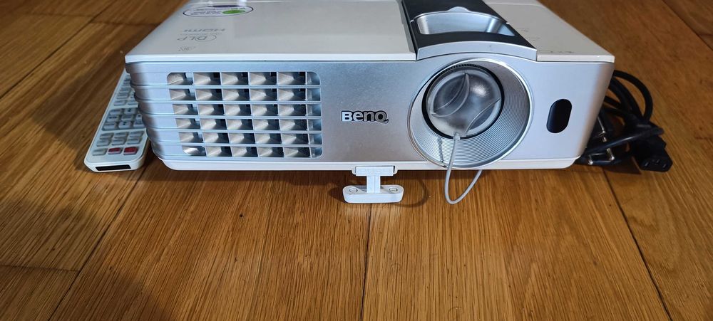 BenQ W1017 videoprojetor - Cinema / Desporto / Gaming em grande ecrã