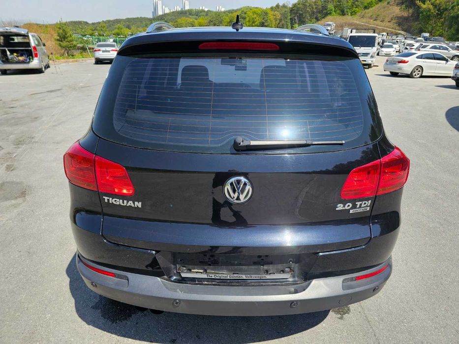 2015 Volkswagen New Tiguan 2.0 TDI Premium На майданчику Тігуан