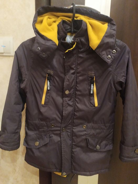 Куртка демисезонная,куртка