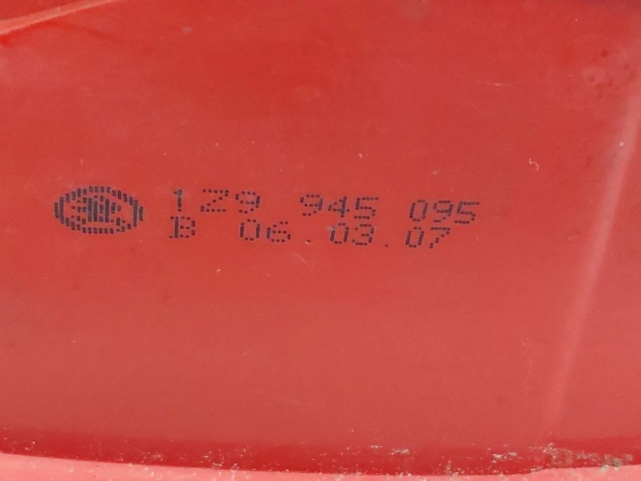 Farolim esquerdo SKODA Octavia II Break (1Z5)