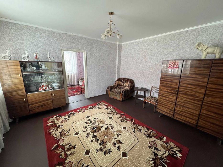 Продам 2-к квартиру В САМОМ ЦЕНТРЕ ГОРОДА (р-н стадиона, ул. Шевченко)