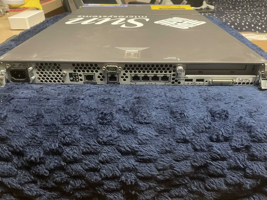 Sun Microsystems SunFire V210