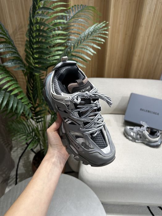 Жіночі кросівки спортивні BALENCIAGA Track 3.0 Triple Grey сірі