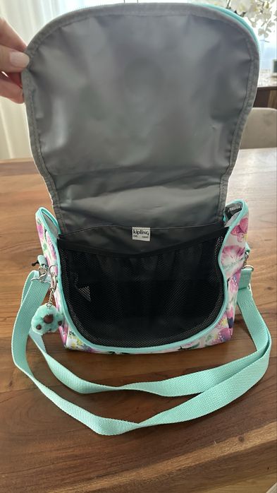 Kit escolar Kipling novo