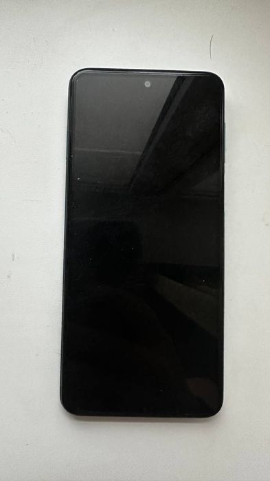 Продам телефон , не глюче працює добре.Всі дефекти видно на фото