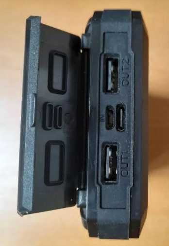 Повербанк на 8000 mAh із сонячною панеллю