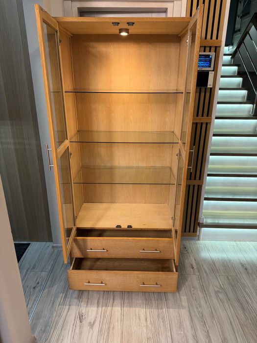 Witryna debowa z szufladkami